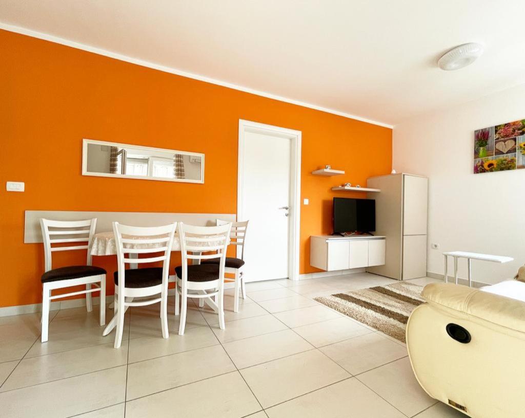 Royal Apartment Пула Екстериор снимка